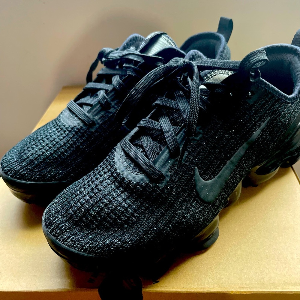 Nike Air VaporMax Flyknit 3 Big Kids' Shoe